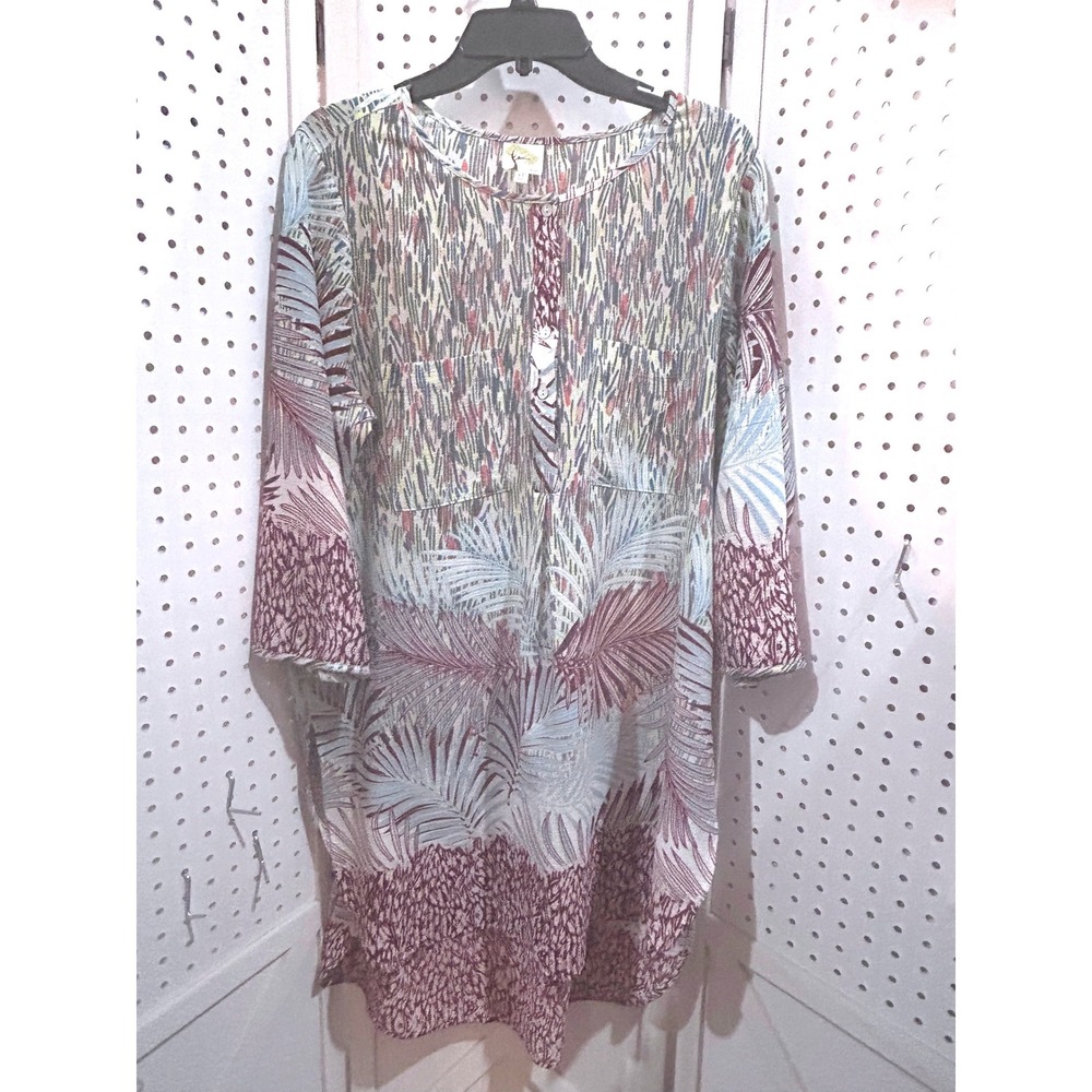 Fig and Flower Tunic Top XL‎ Abstract Print 3/4 Sleeve Round Neck Button Detail